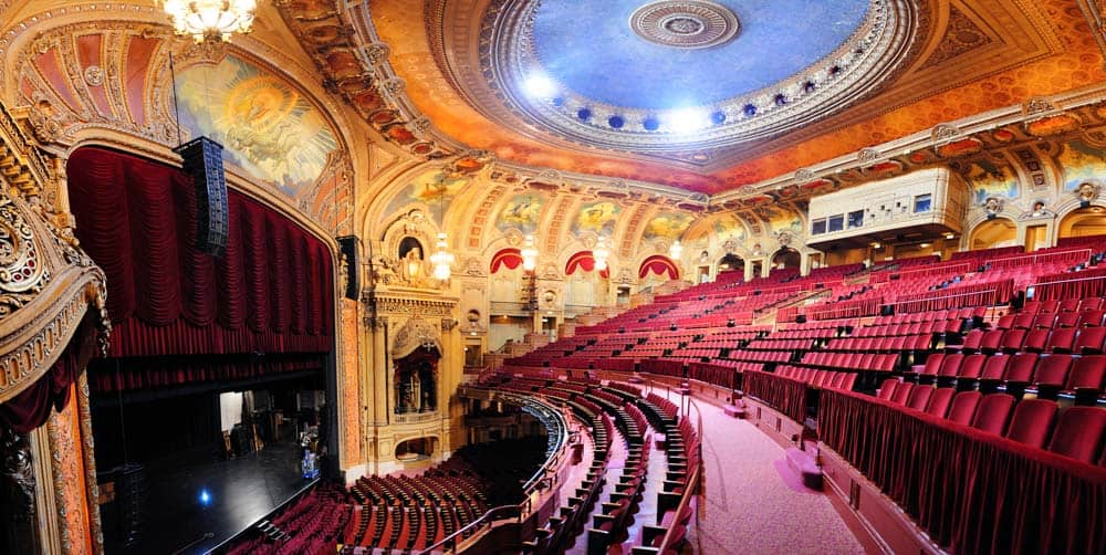What to do in Chicago, Illinois: Chicago Theatre