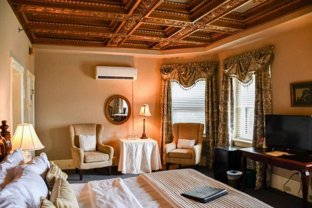 Best Hotels Near Dorney Park: The Sayre Mansion